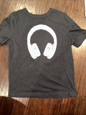 5/$25 sale! GAP Black T-shirt with White Headphones Graphic SMALL 6-7